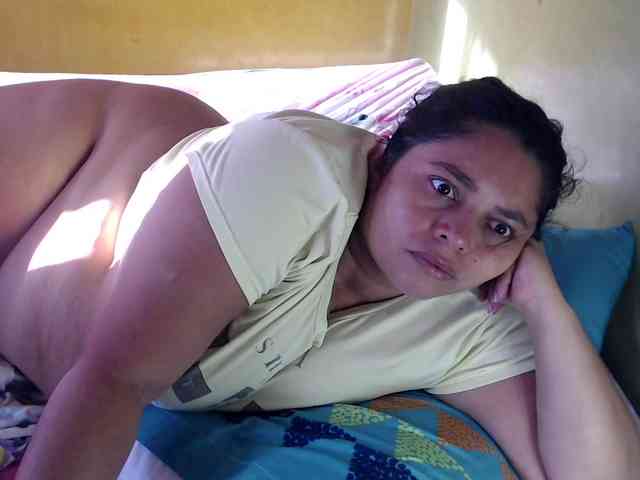 mia-naughty webcam