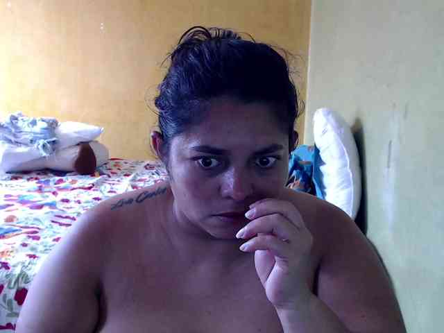 mia-naughty webcam