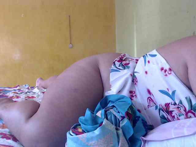 mia-naughty webcam