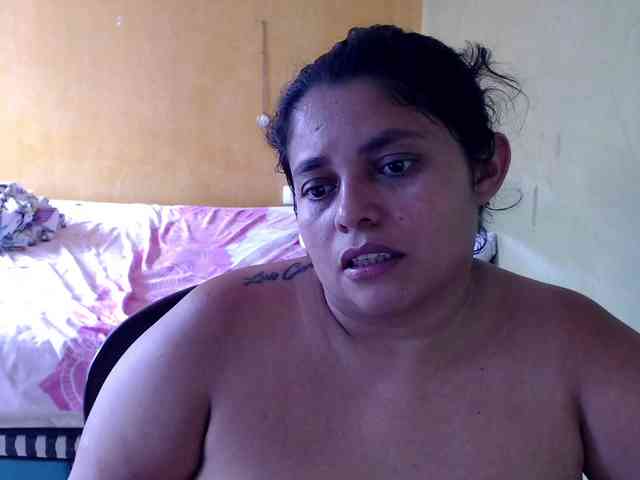 mia-naughty webcam