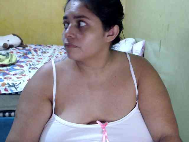 mia-naughty webcam