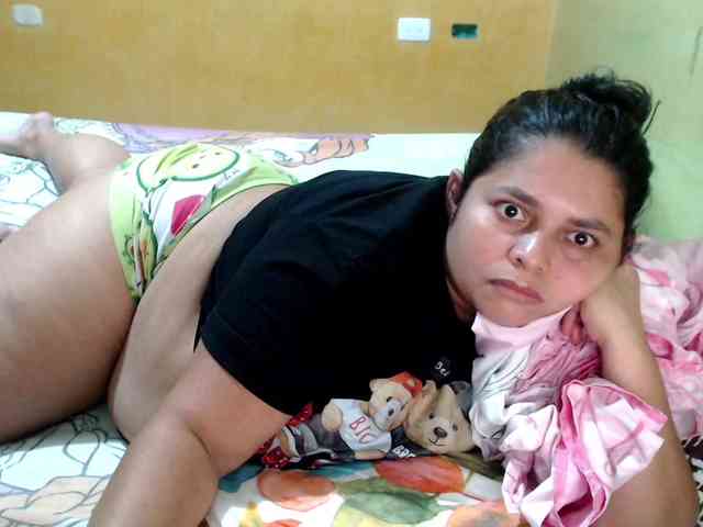 mia-naughty webcam