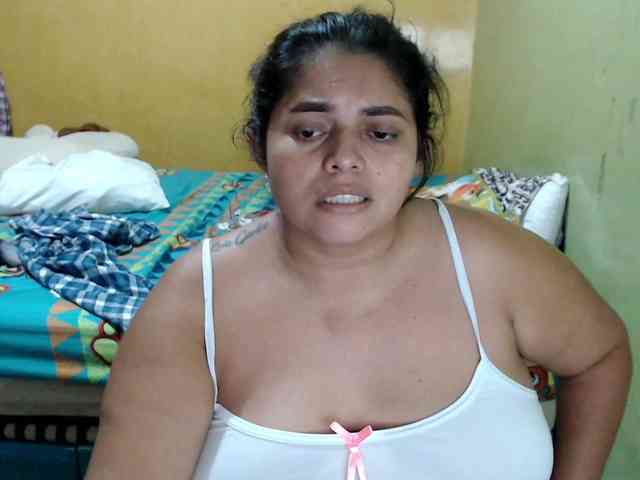 mia-naughty webcam