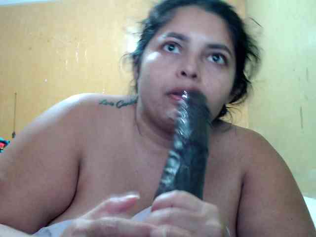 mia-naughty webcam