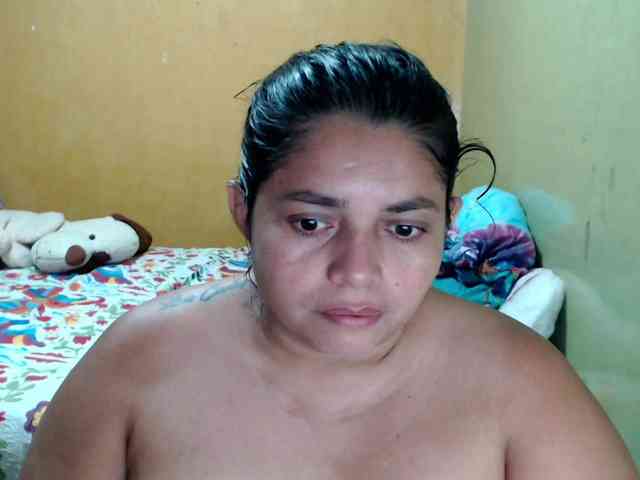 mia-naughty webcam