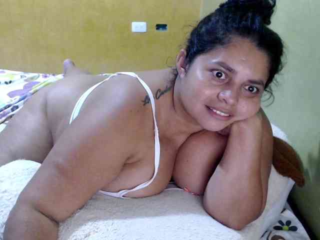 mia-naughty webcam