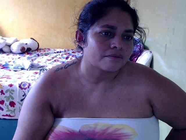 mia-naughty webcam