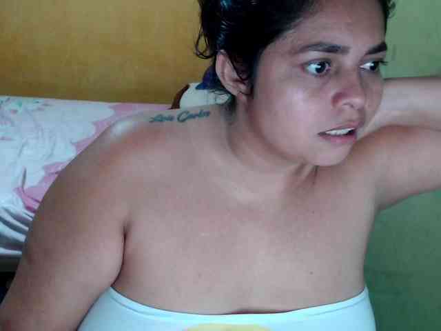 mia-naughty webcam