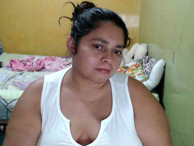 mia-naughty webcam