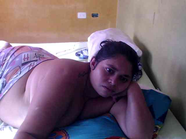 mia-naughty webcam