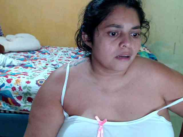 mia-naughty webcam