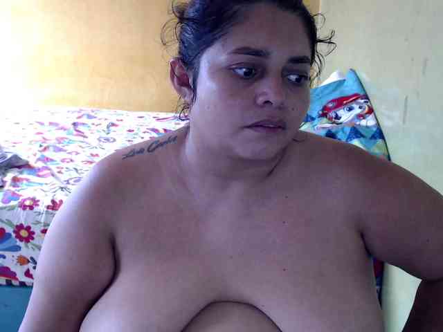 mia-naughty webcam