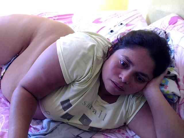 mia-naughty webcam