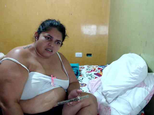 mia-naughty webcam