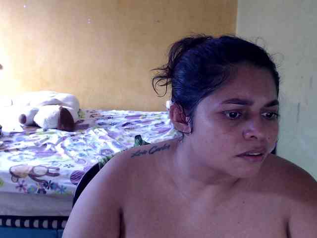 mia-naughty webcam