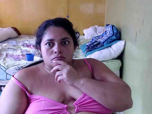 mia-naughty webcam