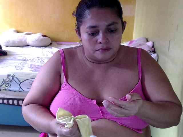 mia-naughty webcam