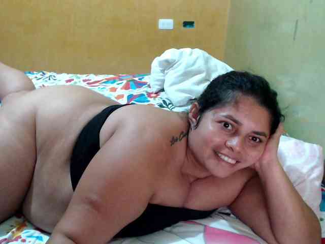 mia-naughty webcam