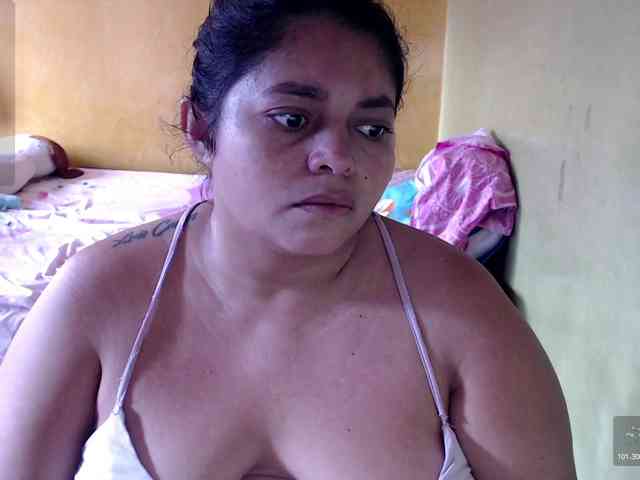 mia-naughty webcam