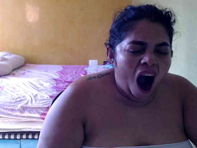 mia-naughty webcam