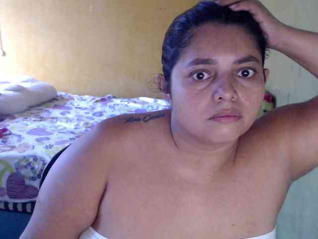 mia-naughty webcam