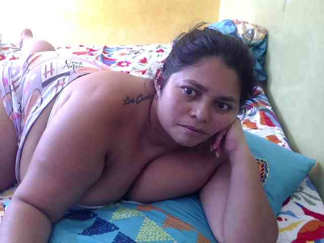 mia-naughty webcam