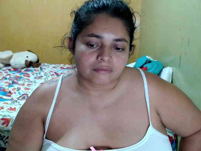 mia-naughty webcam