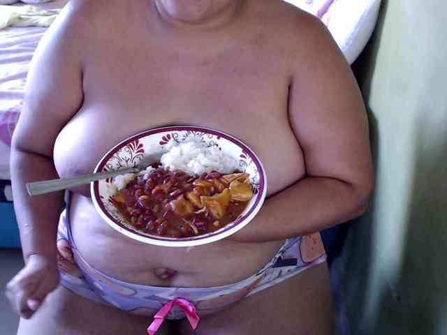 mia-naughty webcam