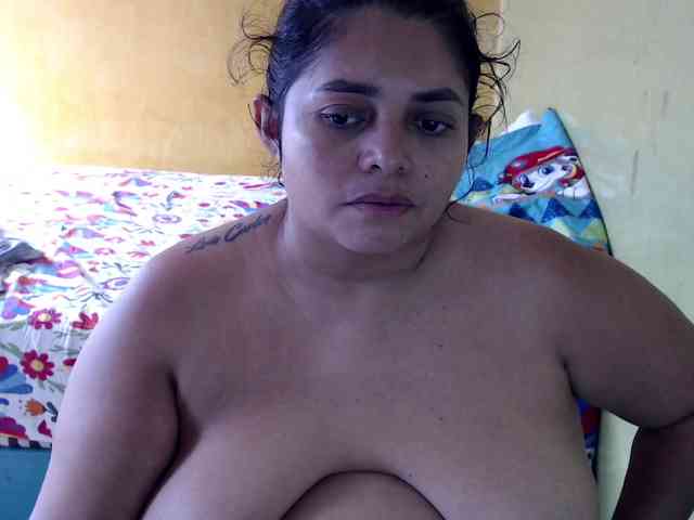 mia-naughty webcam