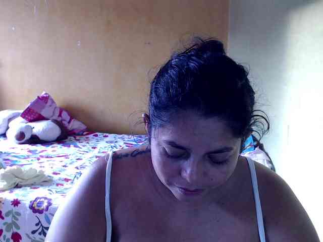 mia-naughty webcam