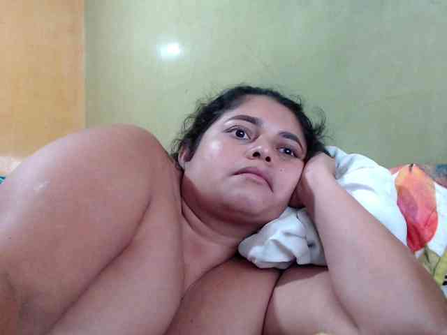 mia-naughty webcam