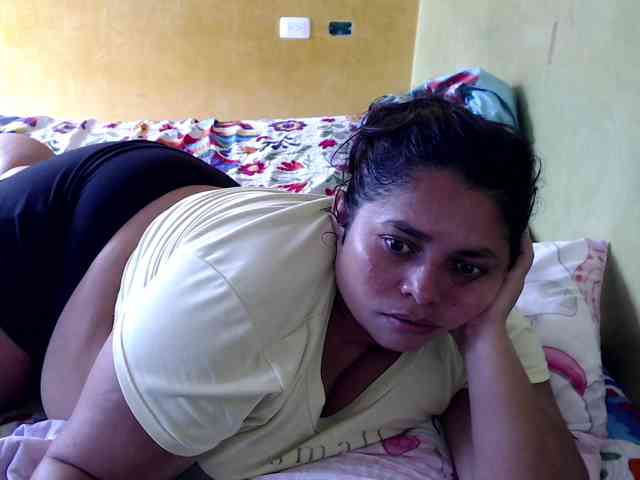 mia-naughty webcam
