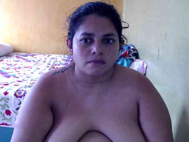 mia-naughty webcam