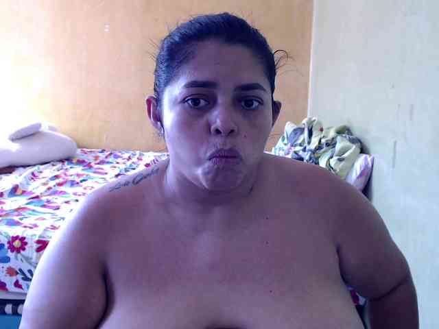 mia-naughty webcam