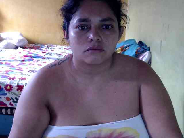 mia-naughty webcam