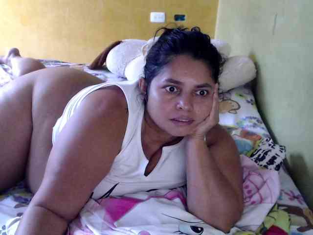 mia-naughty webcam
