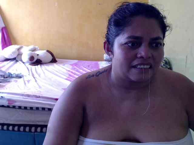 mia-naughty webcam