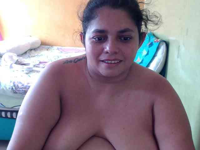 mia-naughty webcam