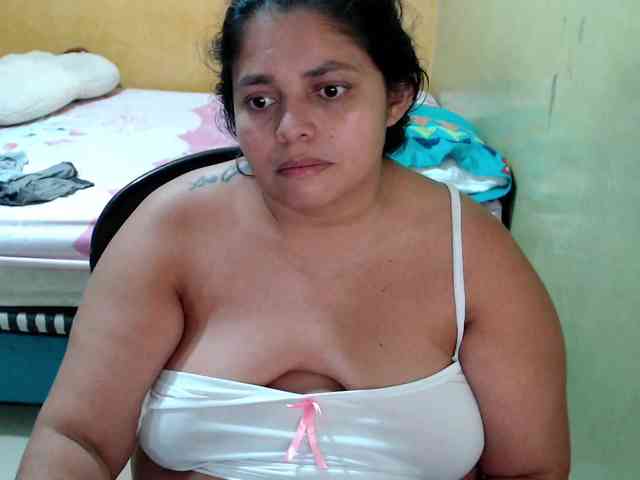 mia-naughty webcam