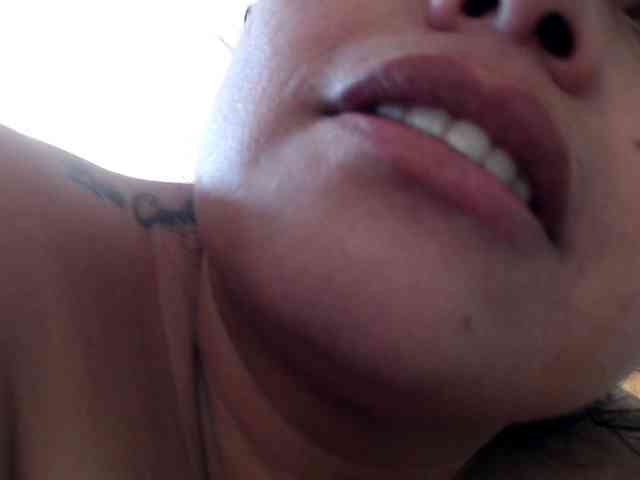 mia-naughty webcam