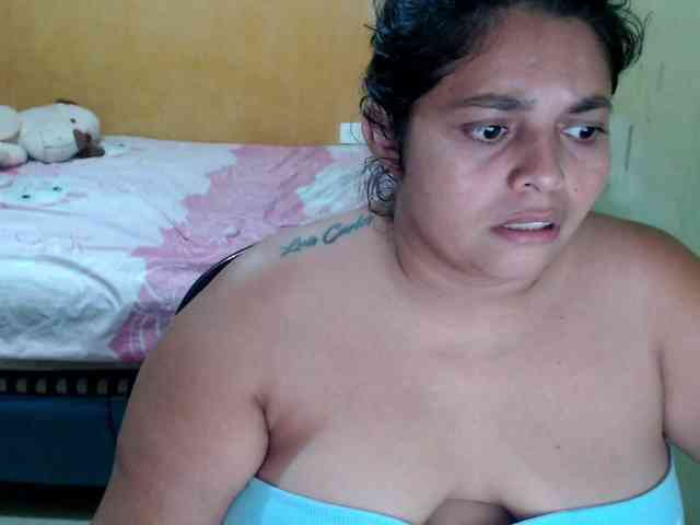 mia-naughty webcam