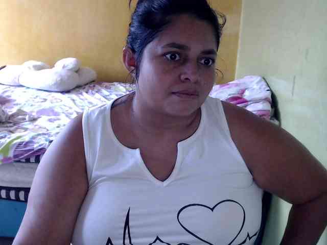 mia-naughty webcam