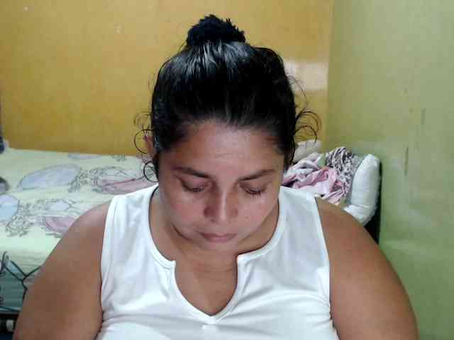 mia-naughty webcam