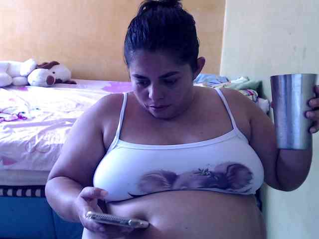 mia-naughty webcam