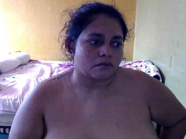 mia-naughty webcam