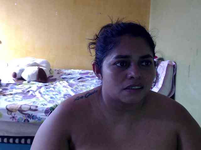 mia-naughty webcam