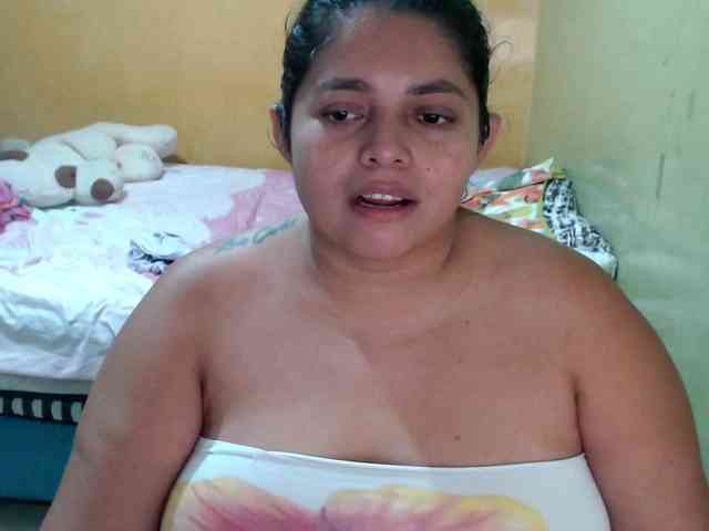 mia-naughty webcam