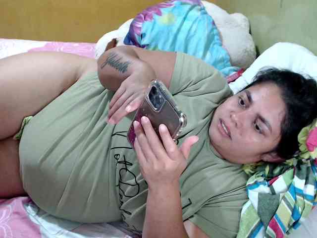 mia-naughty webcam
