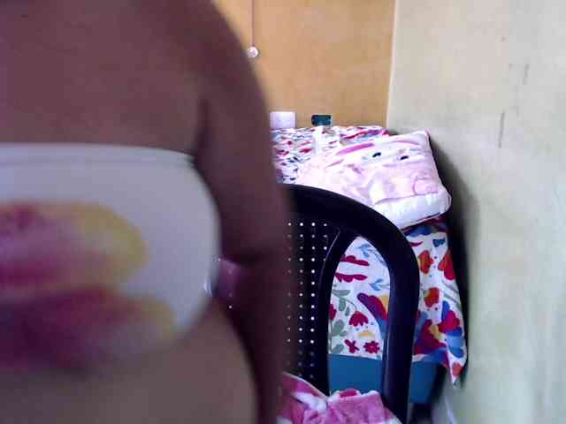 mia-naughty webcam