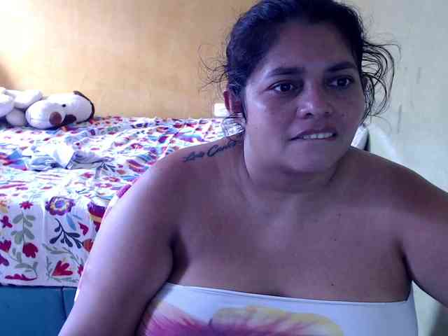 mia-naughty webcam